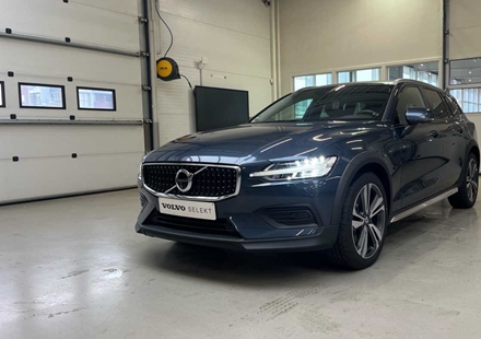 Volvo V60 CC II Cross Country B5 Mild Hybride AWD | Harman Kardon | 19' velgen | 360°