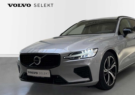 Volvo V60 II Plus Dark T8 AWD Hybride | Trekhaak | Harman Kardon | Adapt Cruise
