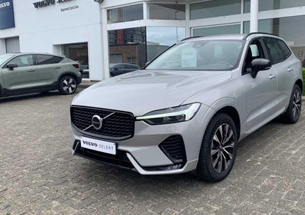 Volvo XC60 Plus Dark B4 mild hybride | Adapt Cruise | Zetelverwarming V+A | Elektr zet